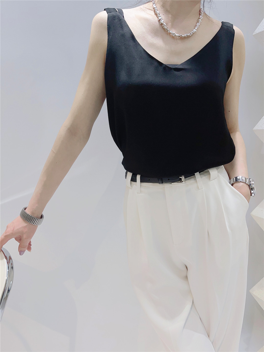 2023年色彩鲜艳风格千城女装多巴胺穿搭