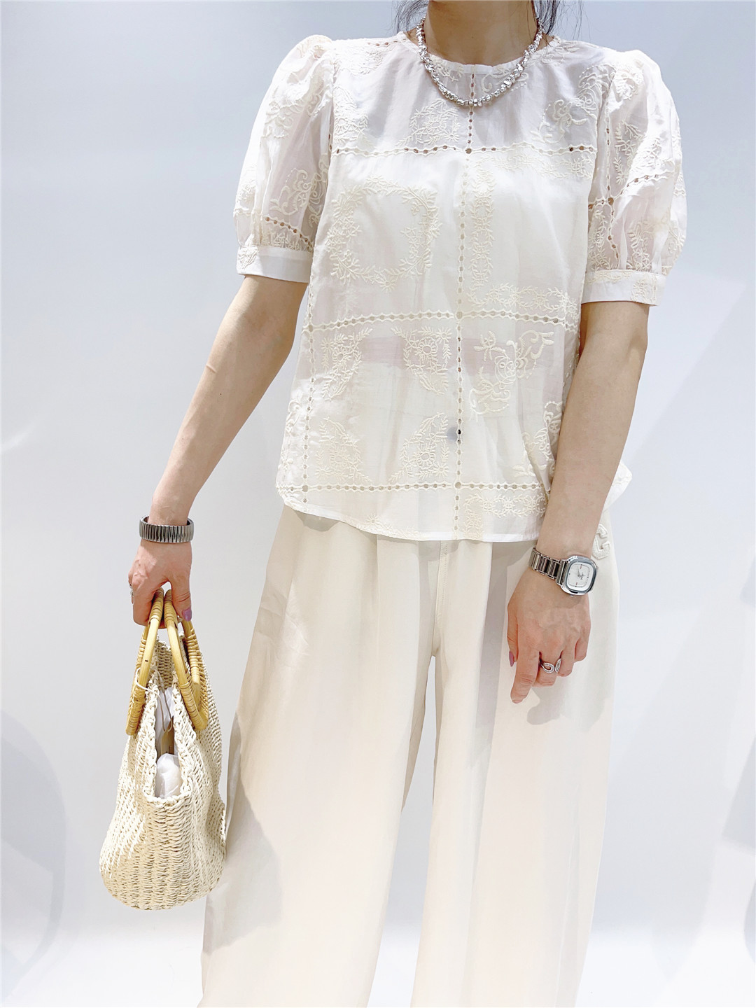 2023年色彩鲜艳风格千城女装多巴胺穿搭