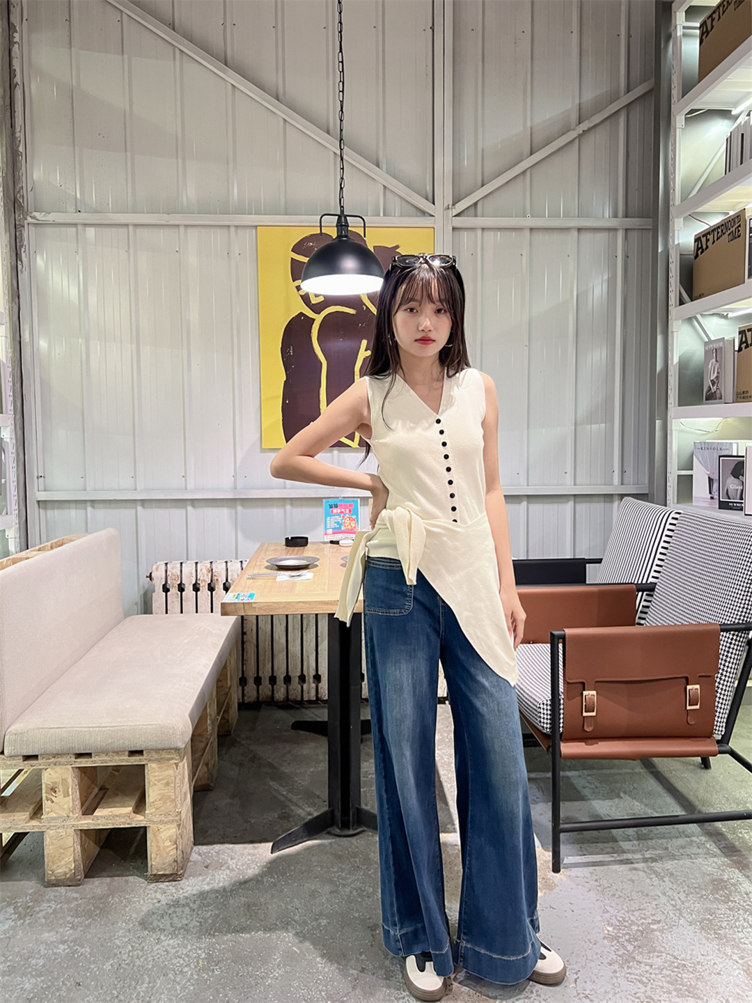 大连市中山区胜利广场千城女时装连锁店.jpg
