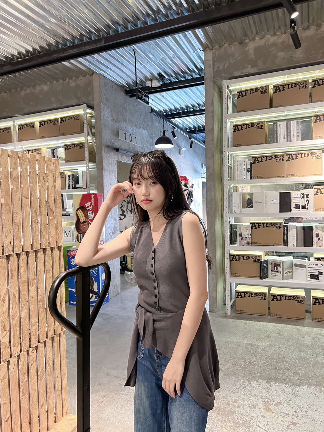 大连市中山区胜利广场千城女时装连锁店.jpg