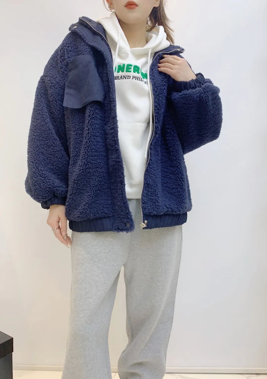 2022年冬季加厚保暖外套细腻柔暖闪耀暖暖的冬季漂亮女装