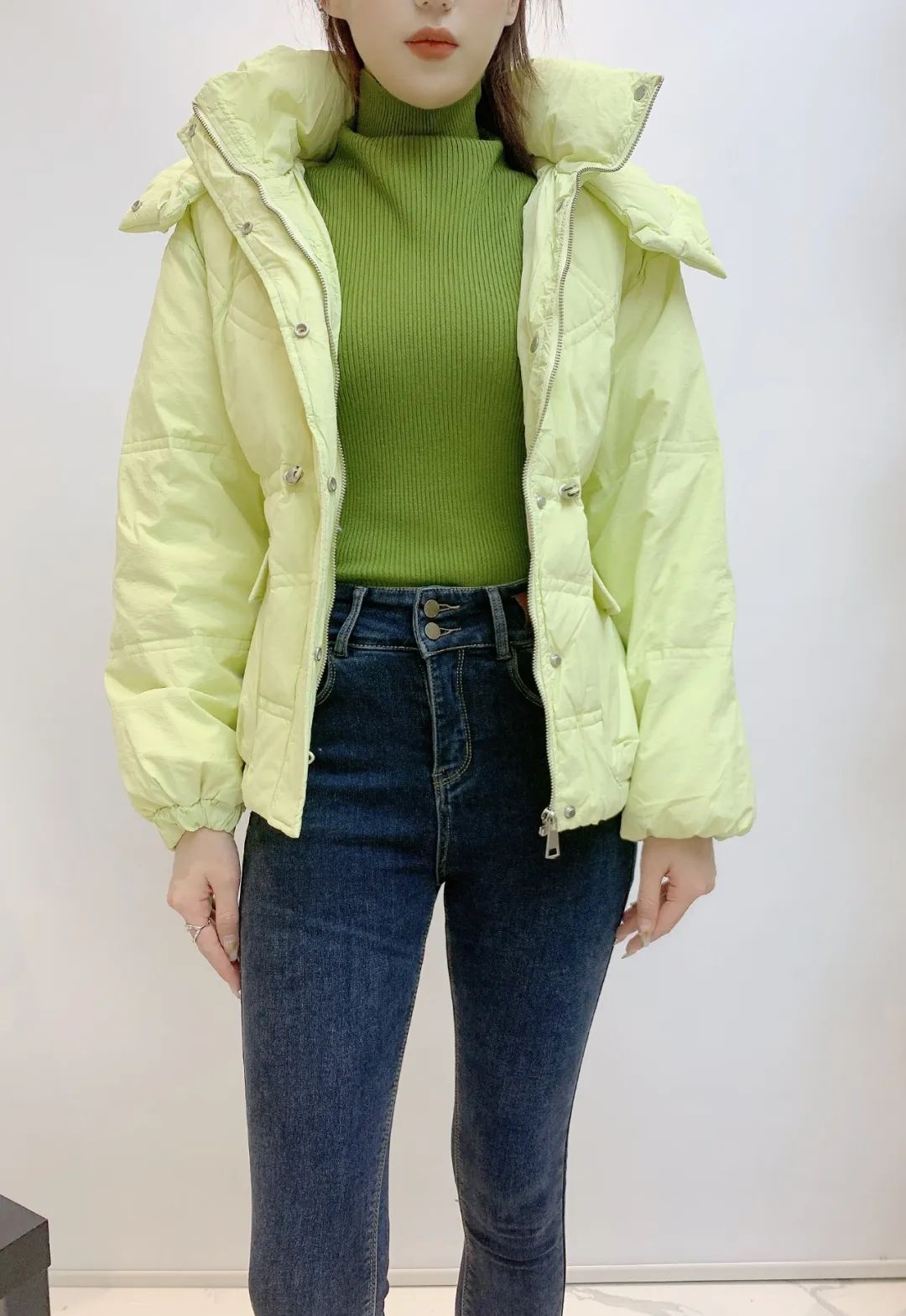 2022年冬季加厚保暖外套细腻柔暖闪耀暖暖的冬季漂亮女装