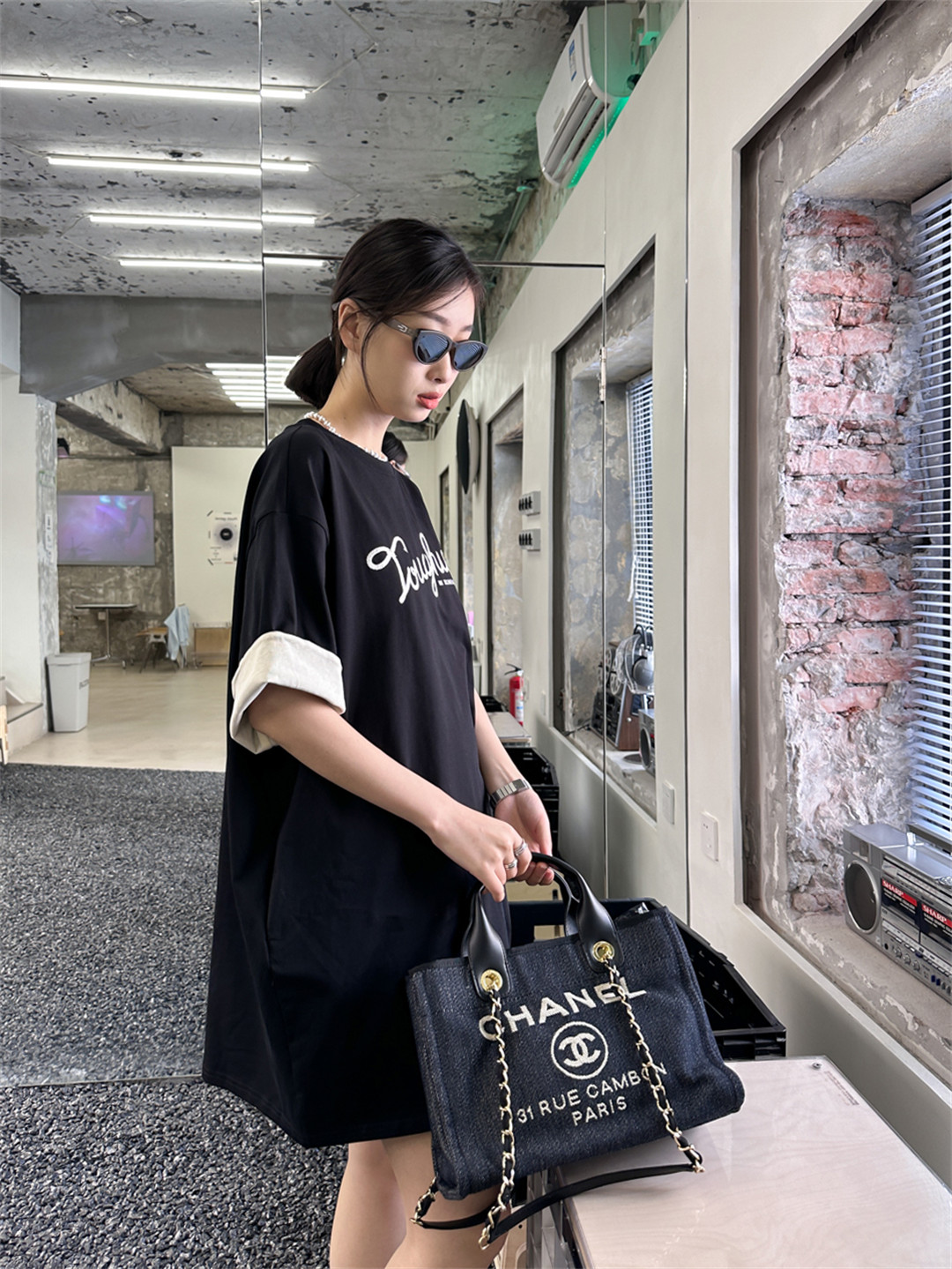 沈阳市沈河区文化路万达广场白月女装店