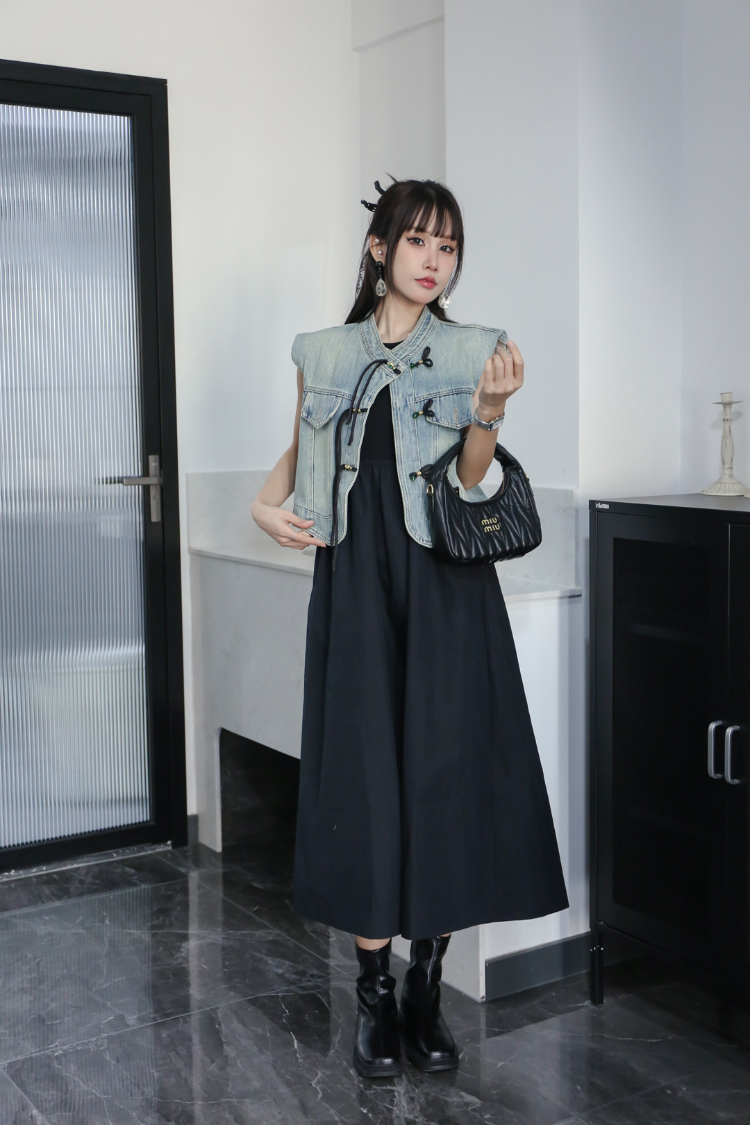 探索四月最新活力千城时尚女装穿搭趋势