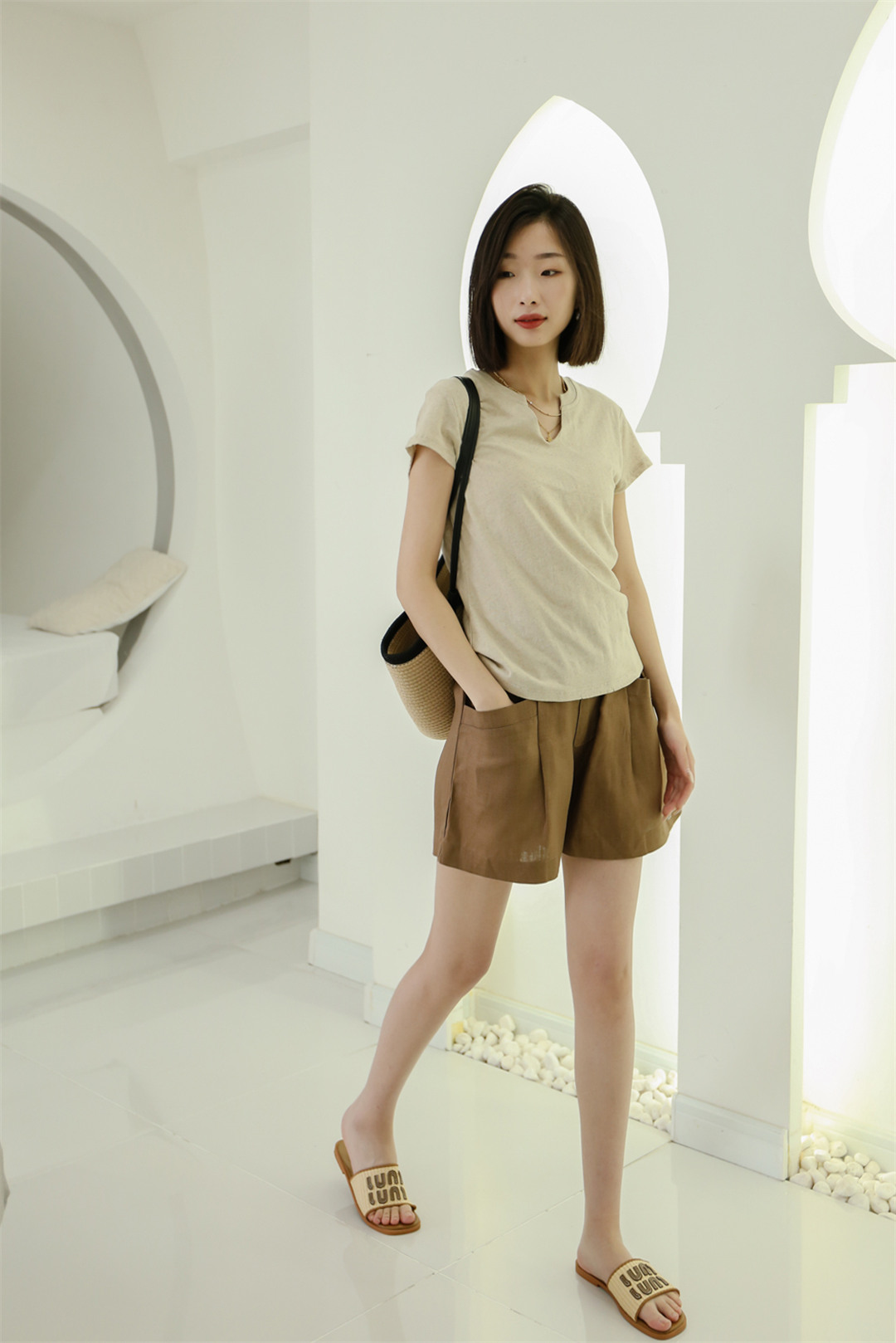 佳木斯市同江市通江街安捷小区白月女装