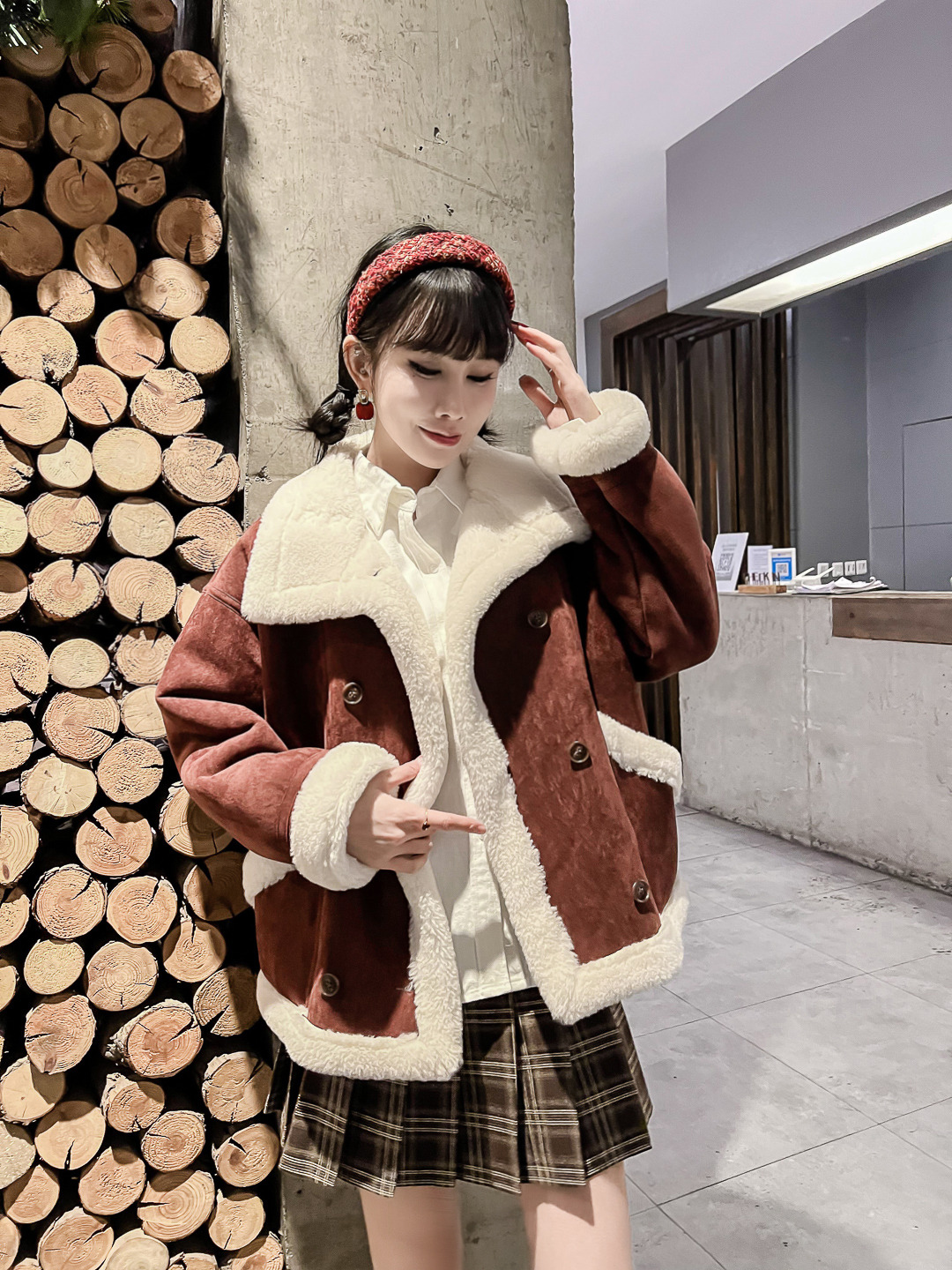 千城女装走秀展现都市女性的优雅与魅力