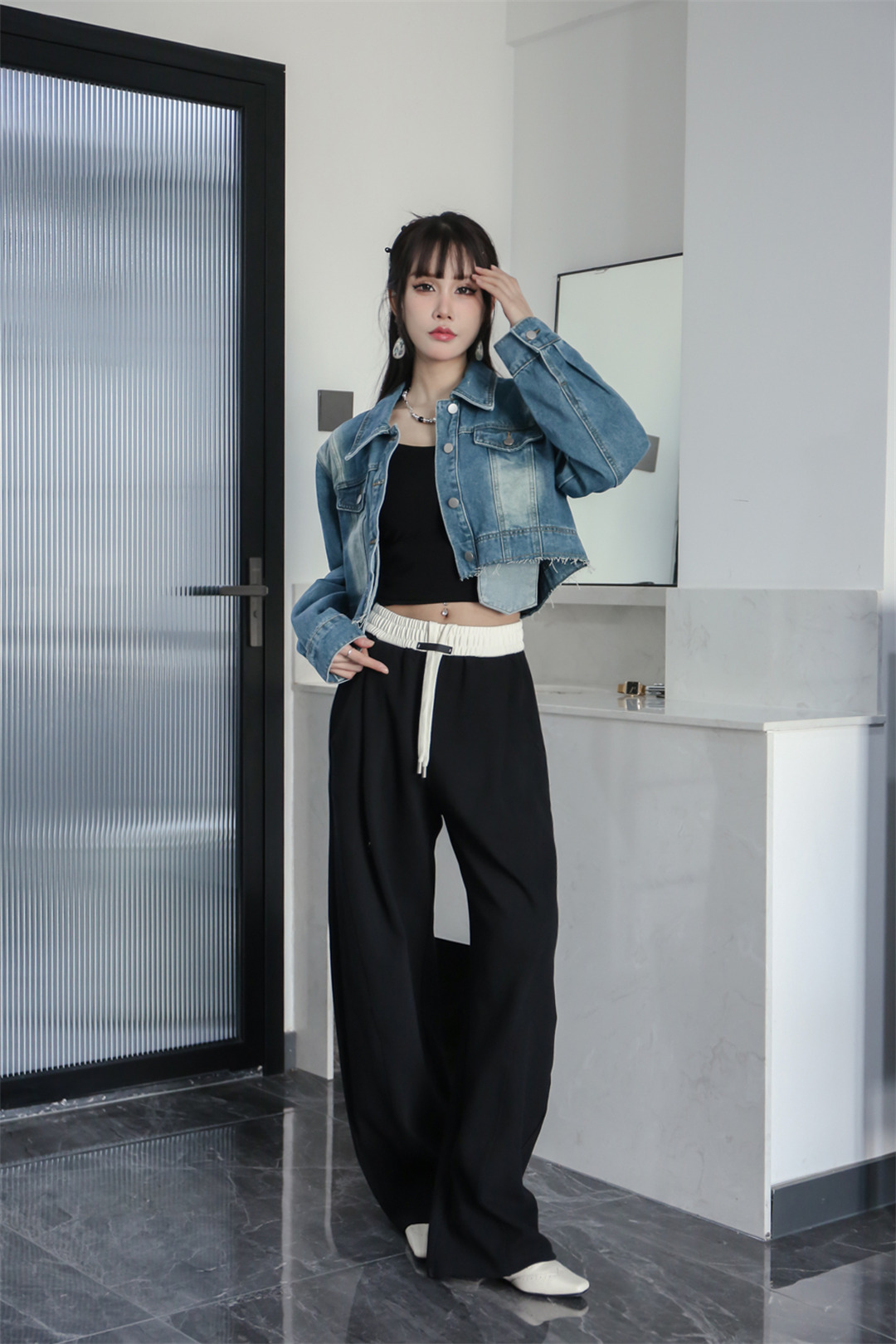 探索四月最新活力千城时尚女装穿搭趋势