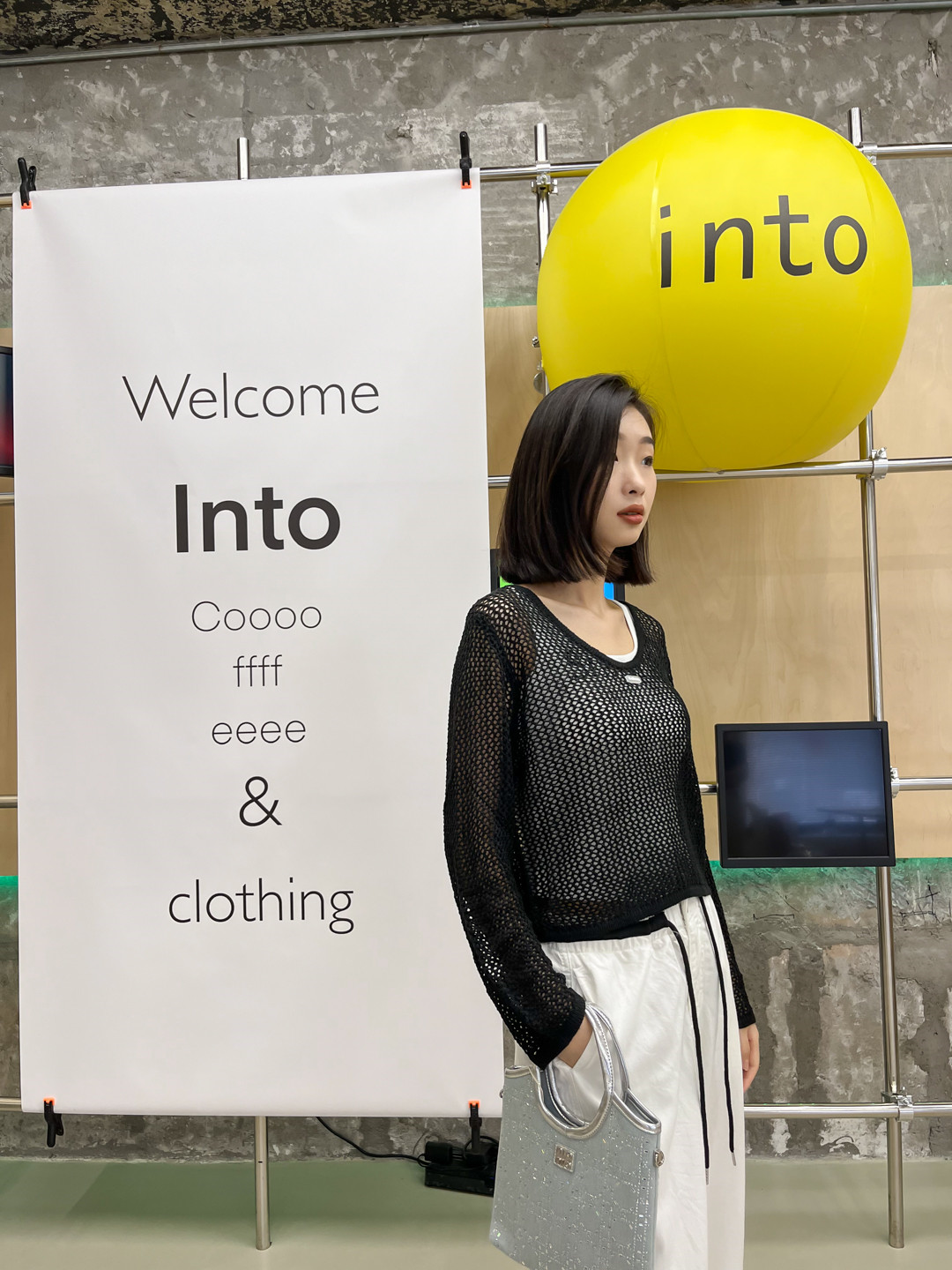 沈阳市沈河区文化路万达广场白月女装店