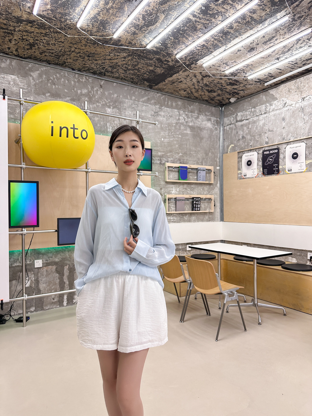 沈阳市沈河区文化路万达广场白月女装店