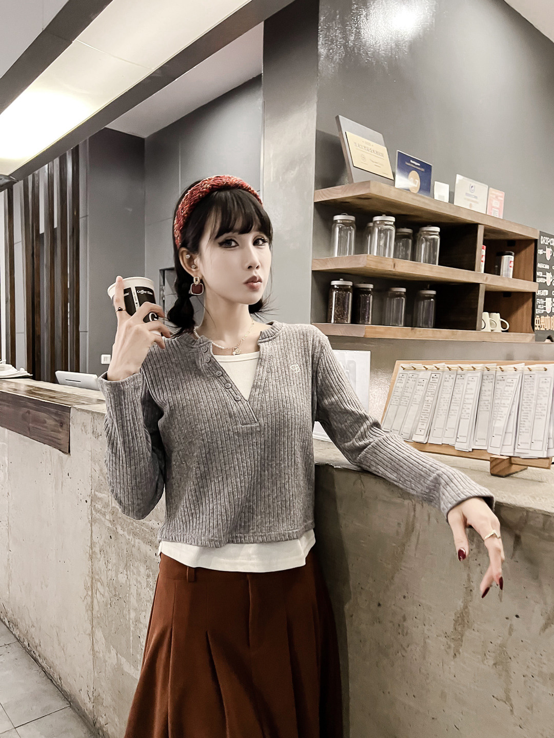 千城女装走秀展现都市女性的优雅与魅力