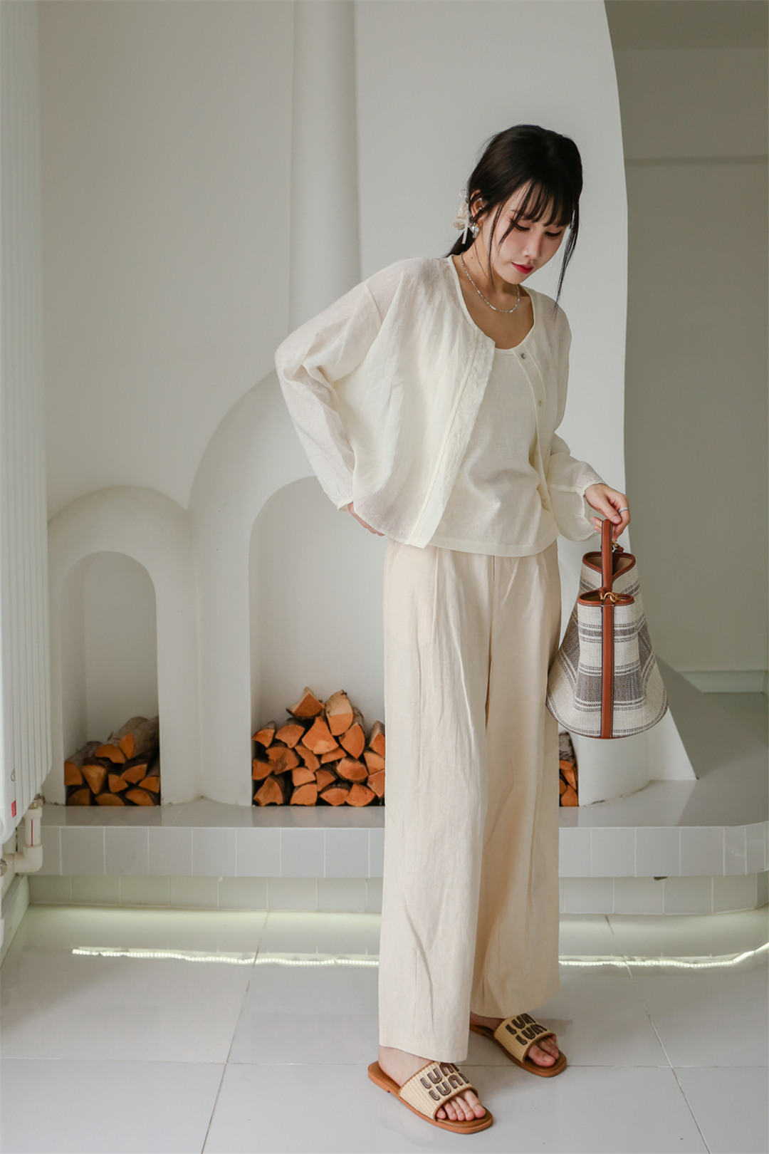 保定市莲池区青年路步行街时尚千城女装店