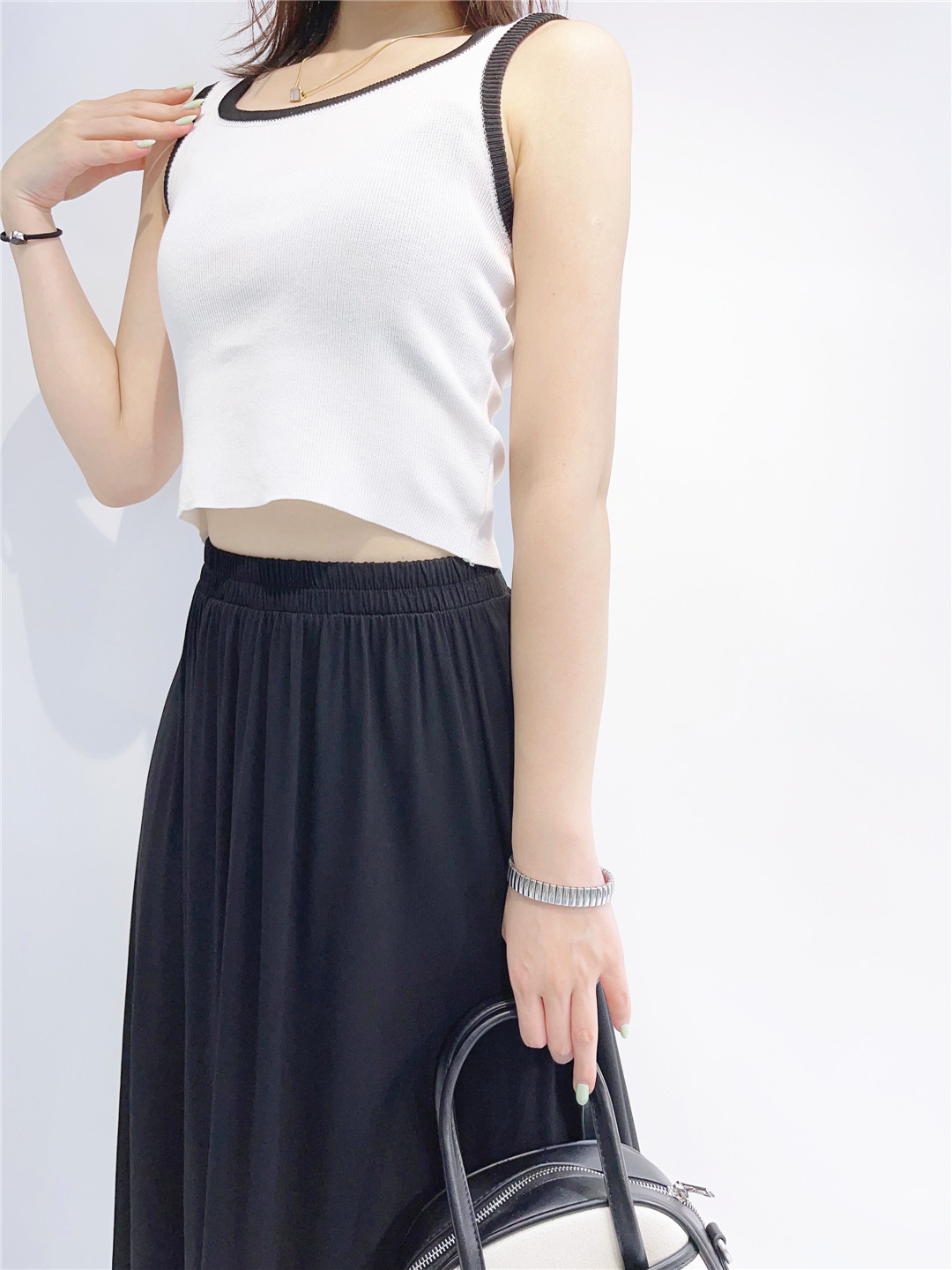 千城品牌时尚女装夏季新款展现独特魅力