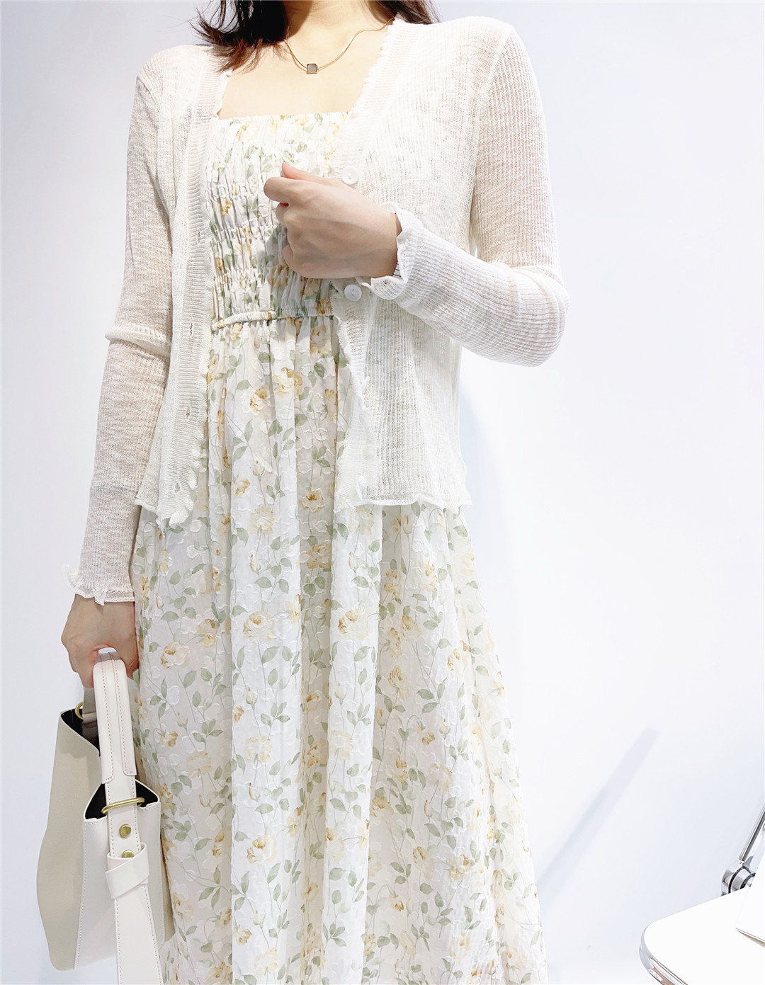 千城品牌时尚女装夏季新款展现独特魅力