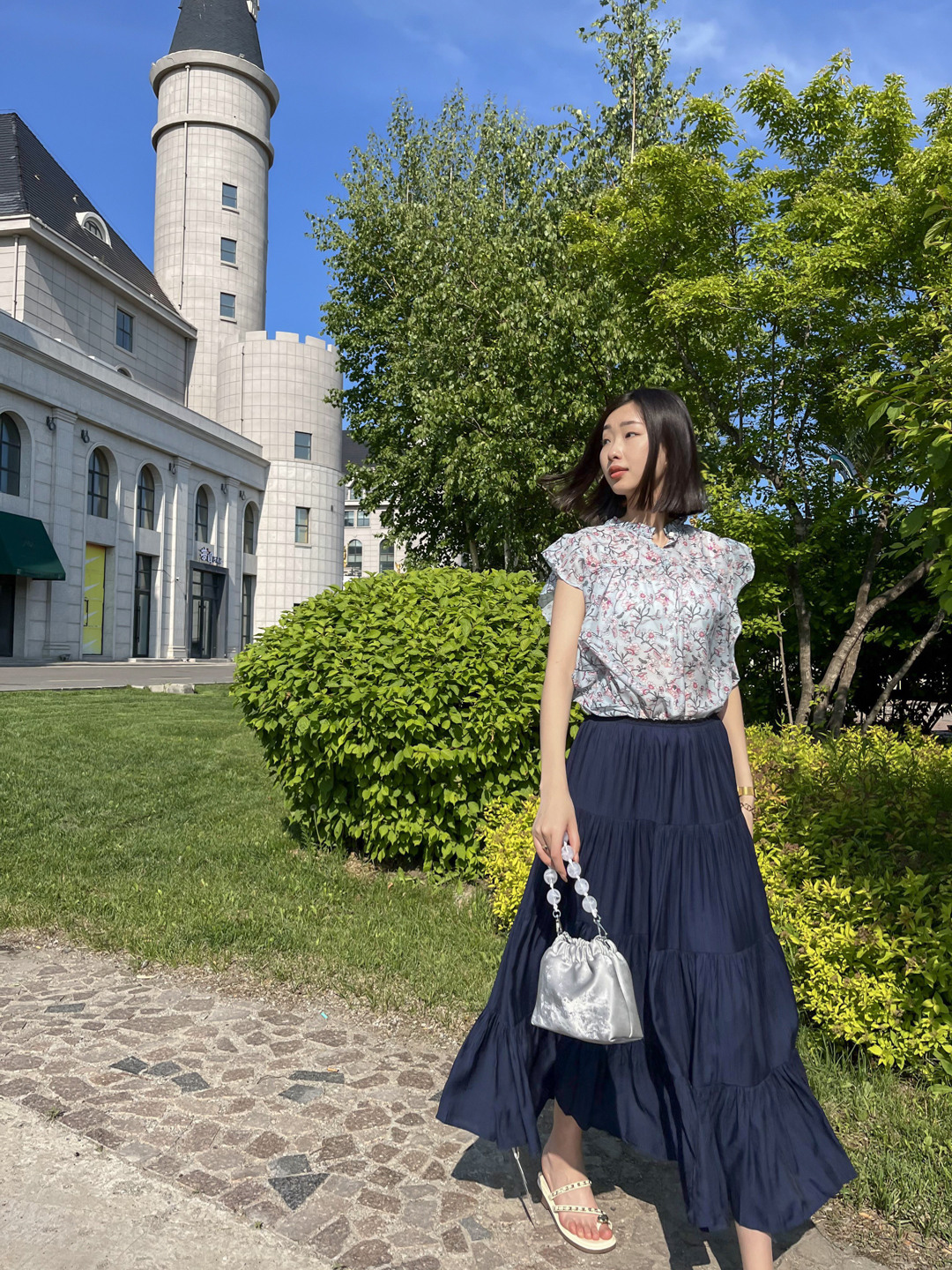 松江鹿都国际商业广场WHITEMOON白月女装