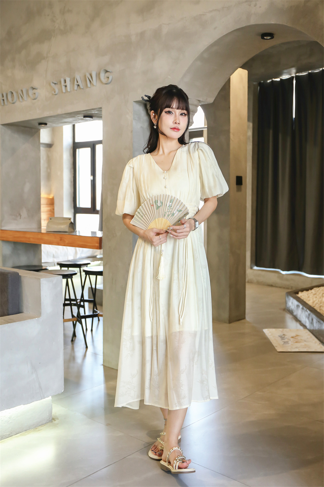 新潮趋势夏季千城时尚女装色彩款式流行