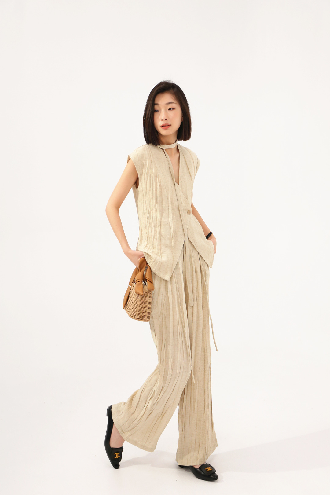 2024年我爱你节日白月时尚女装新款搭配