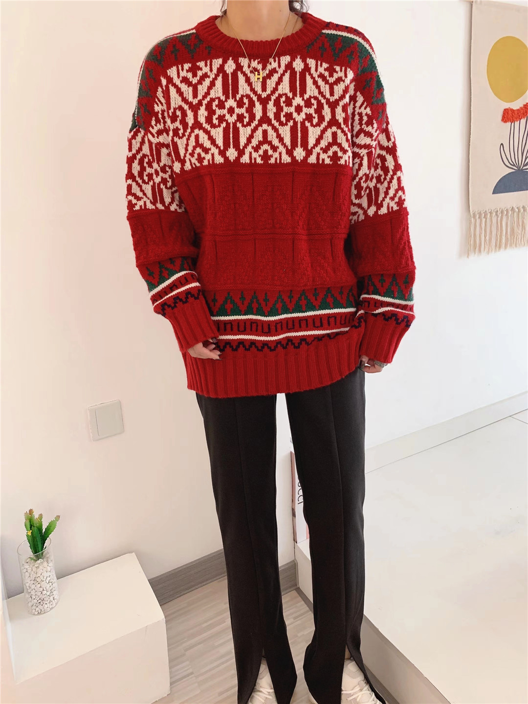 最新活力提花图案的毛衣