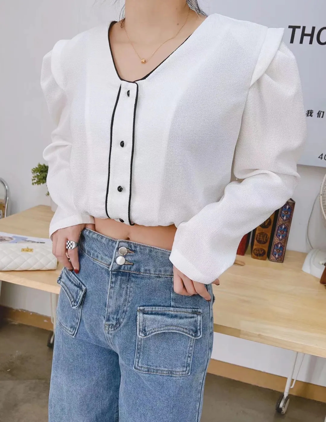 2022年早春系列新品时尚女装花样清新 别致新颖让你诗意盎然！