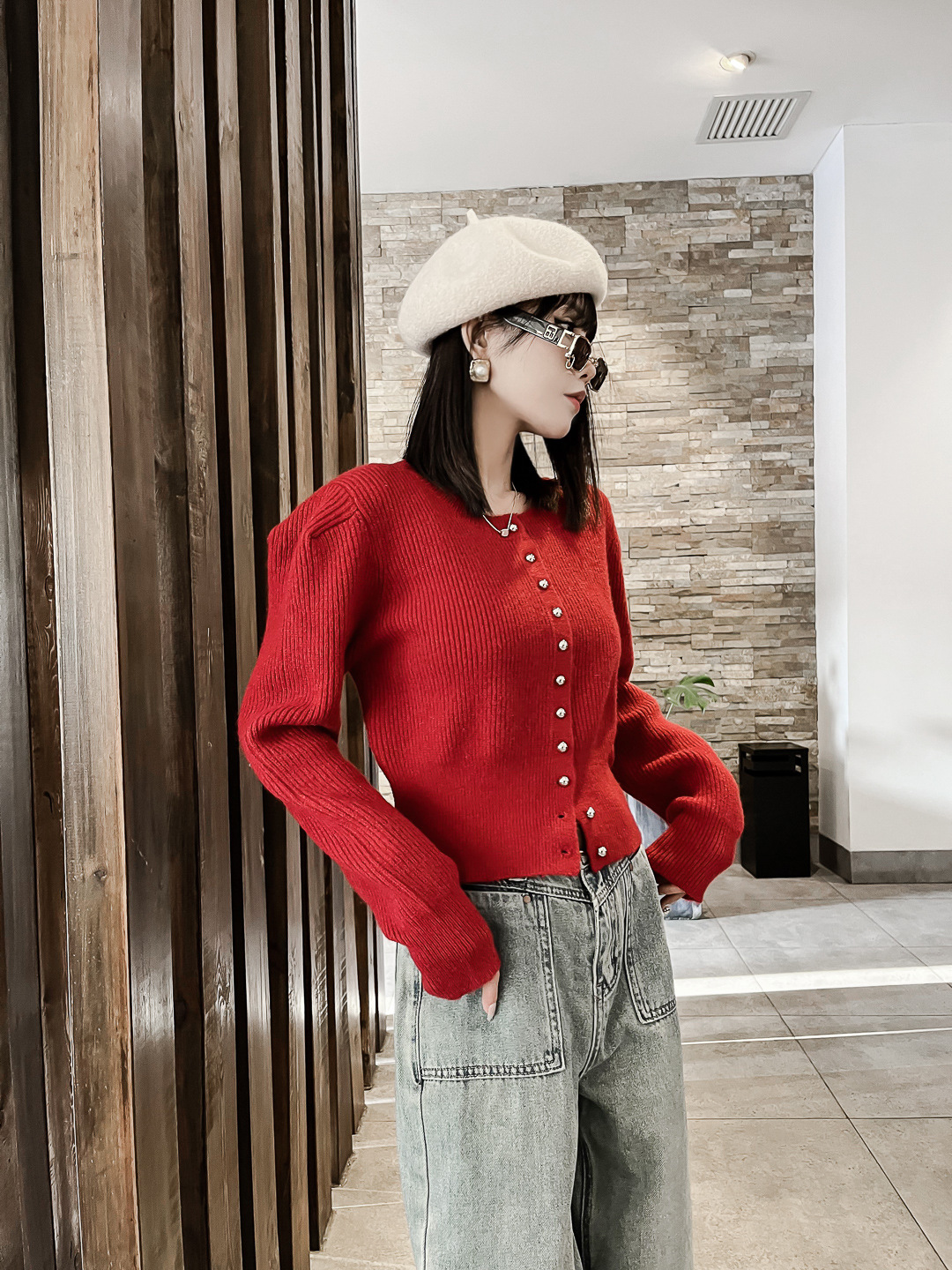 寒冷的冬季带来色彩斑斓的时尚千城女装的风采