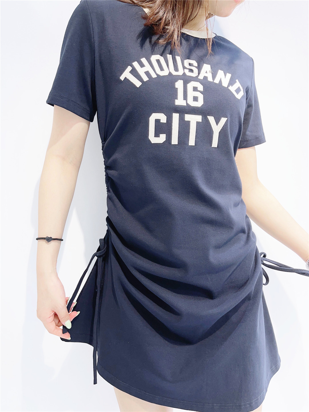 千城品牌时尚女装夏季新款展现独特魅力