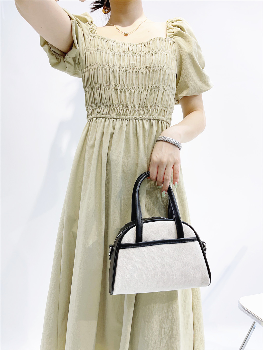 千城品牌时尚女装夏季新款展现独特魅力