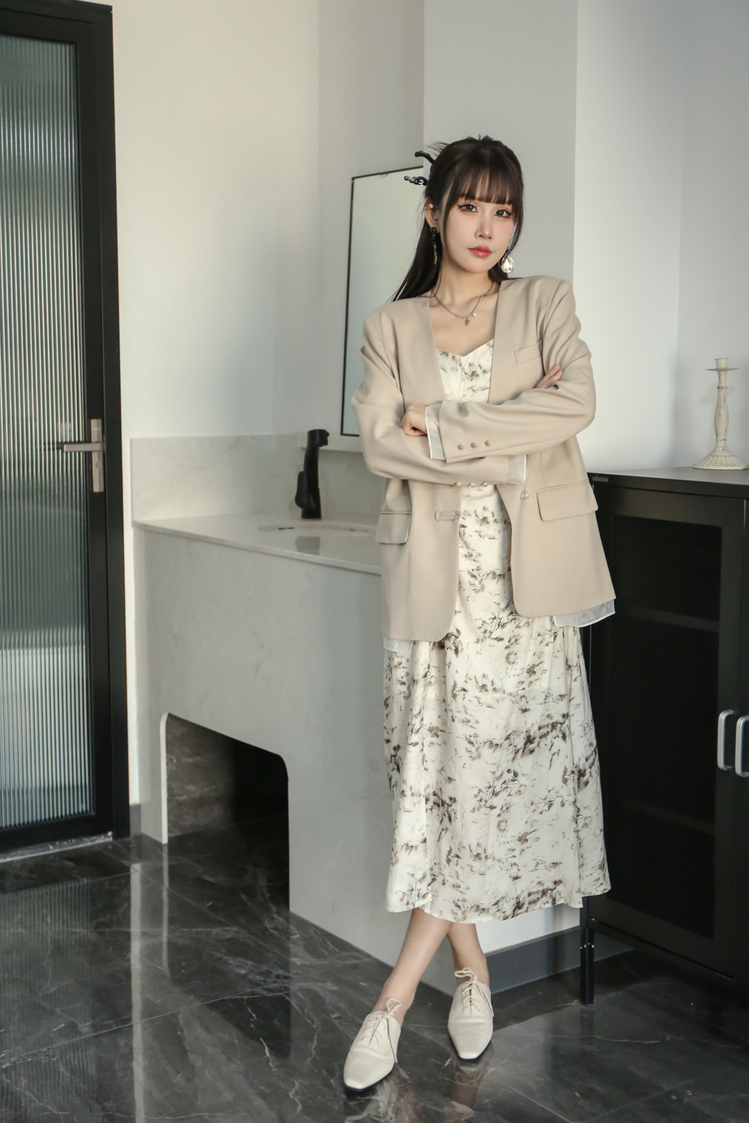 探索四月最新活力千城时尚女装穿搭趋势