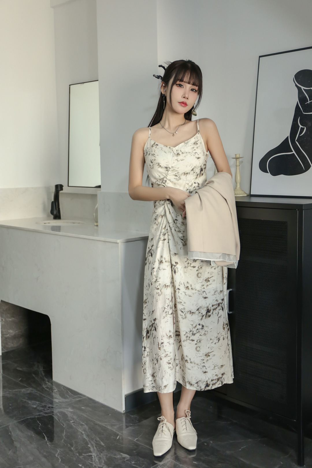 探索四月最新活力千城时尚女装穿搭趋势