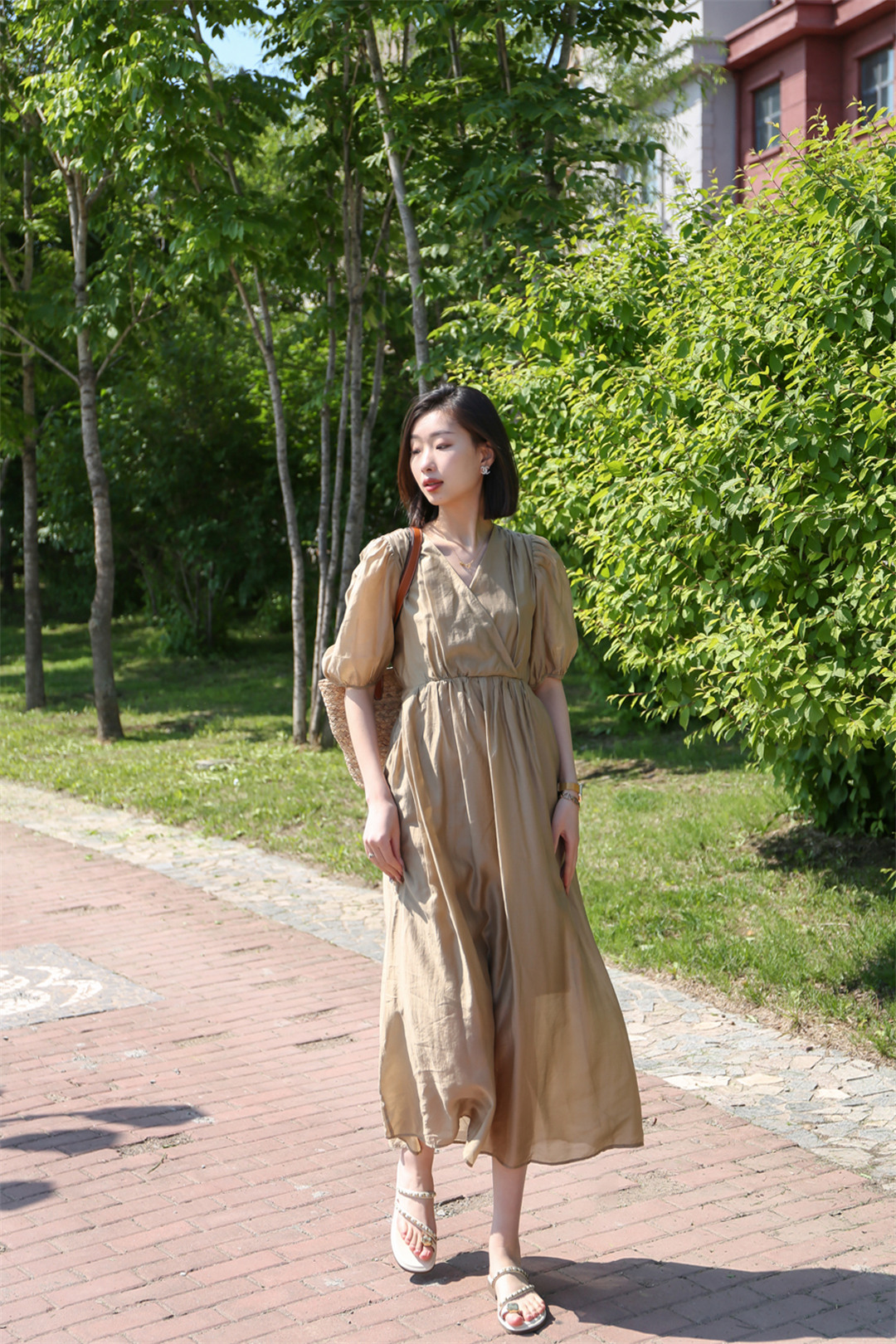 松江鹿都国际商业广场WHITEMOON白月女装