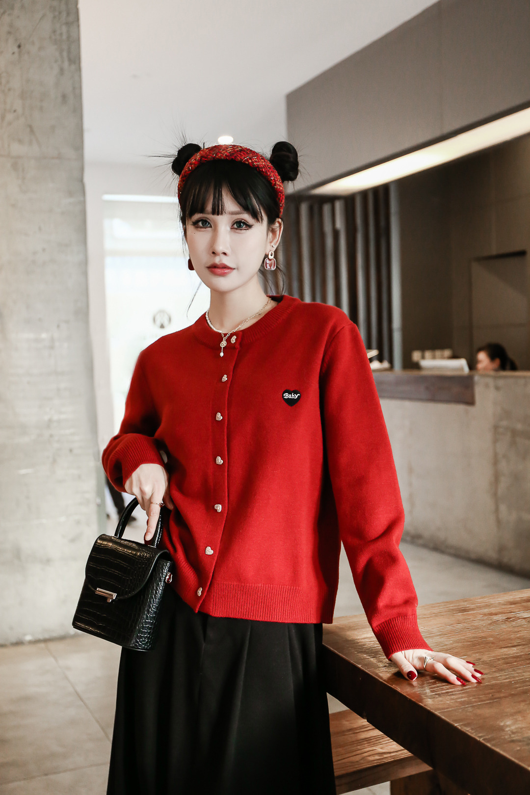 千城女装走秀展现都市女性的优雅与魅力