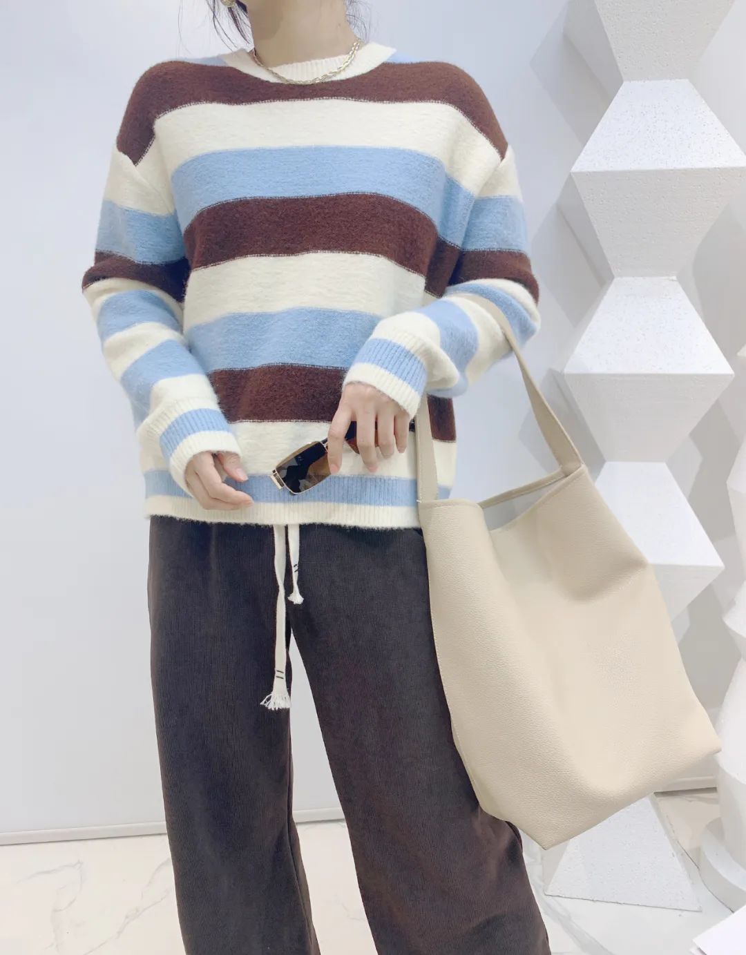 2023年『THOUSAND CITY』女装春季穿搭时尚裙图片