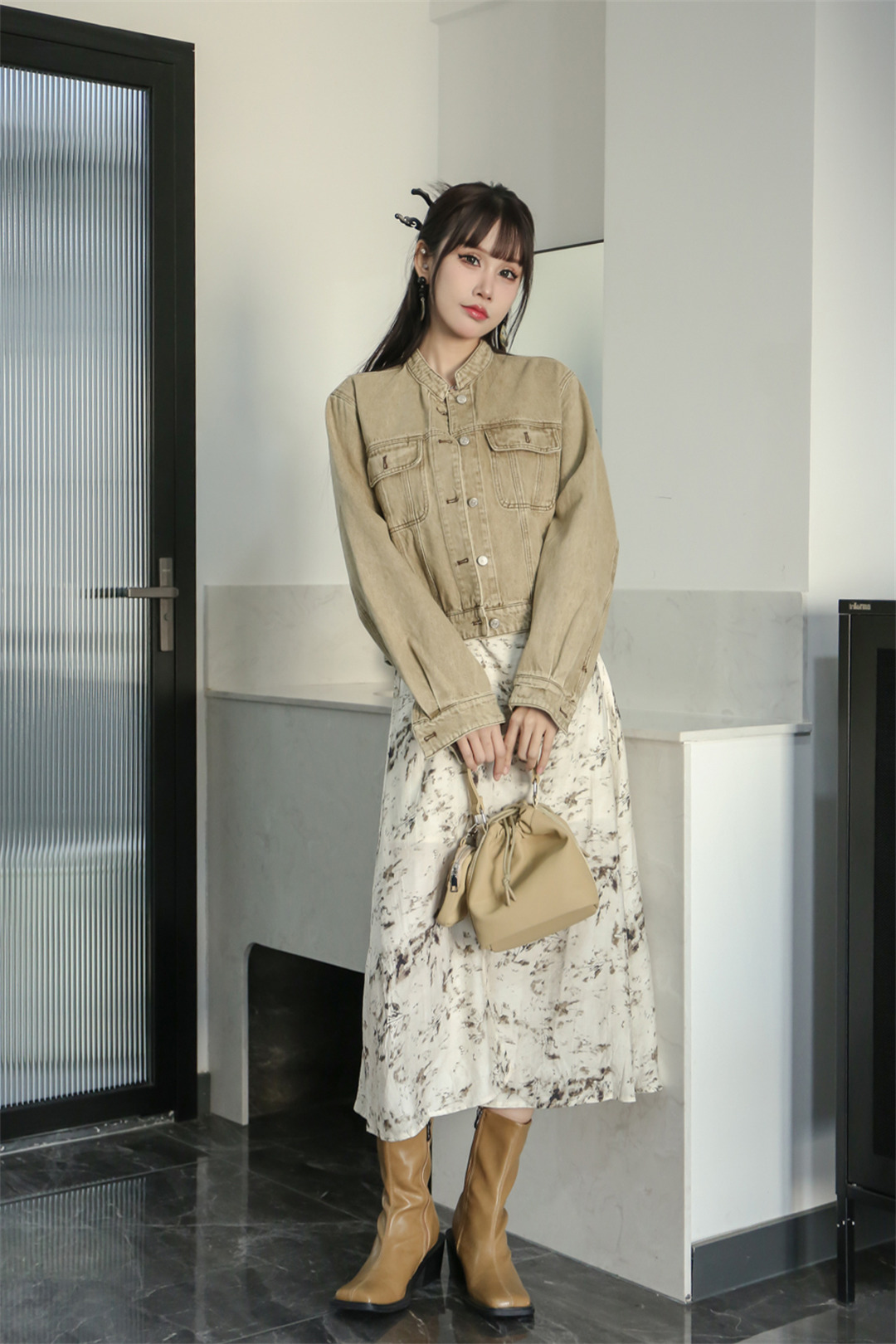 探索四月最新活力千城时尚女装穿搭趋势