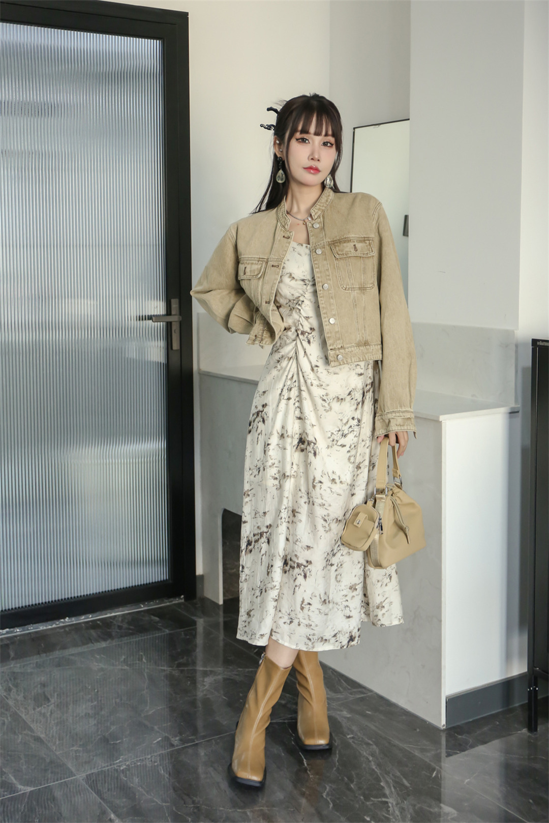 探索四月最新活力千城时尚女装穿搭趋势