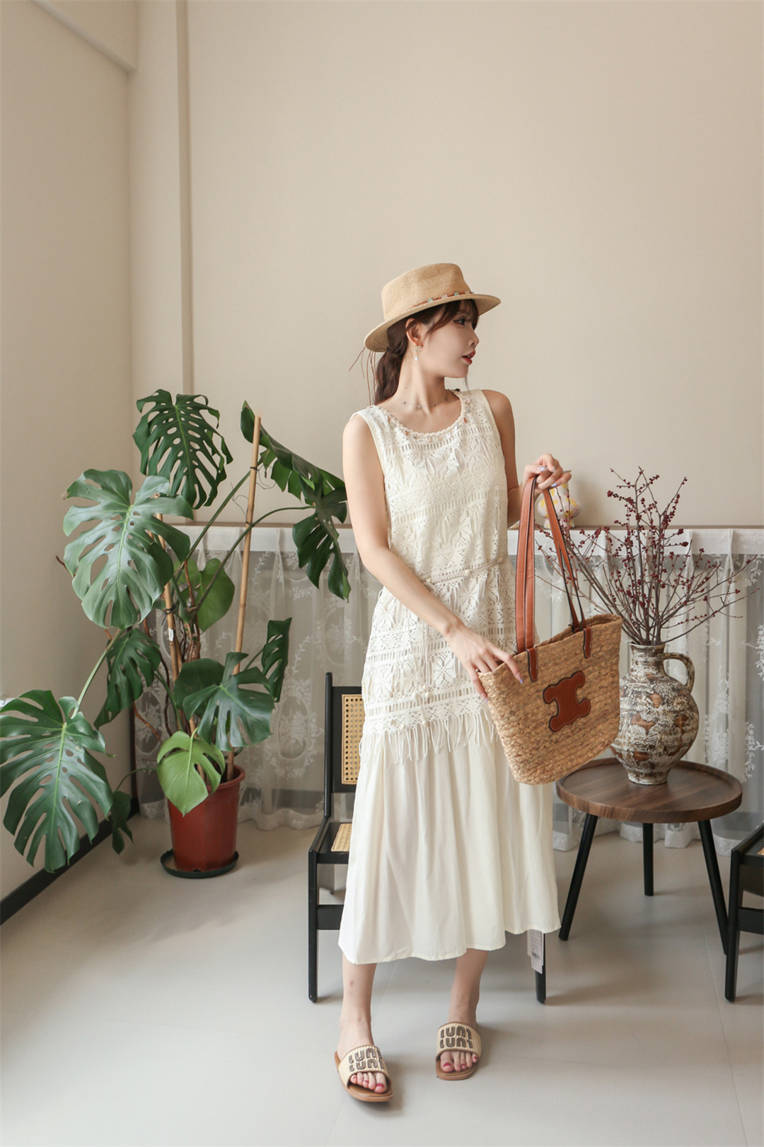 2025年千城新款夏季极简主义风格连衣裙.jpg