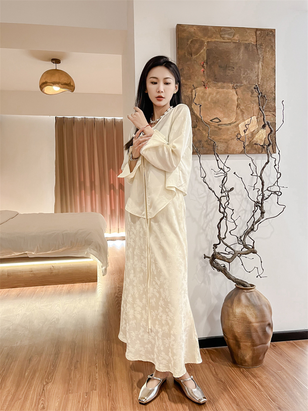 2024年春季新款白月女装王者风范华丽之韵宛若仙子下凡