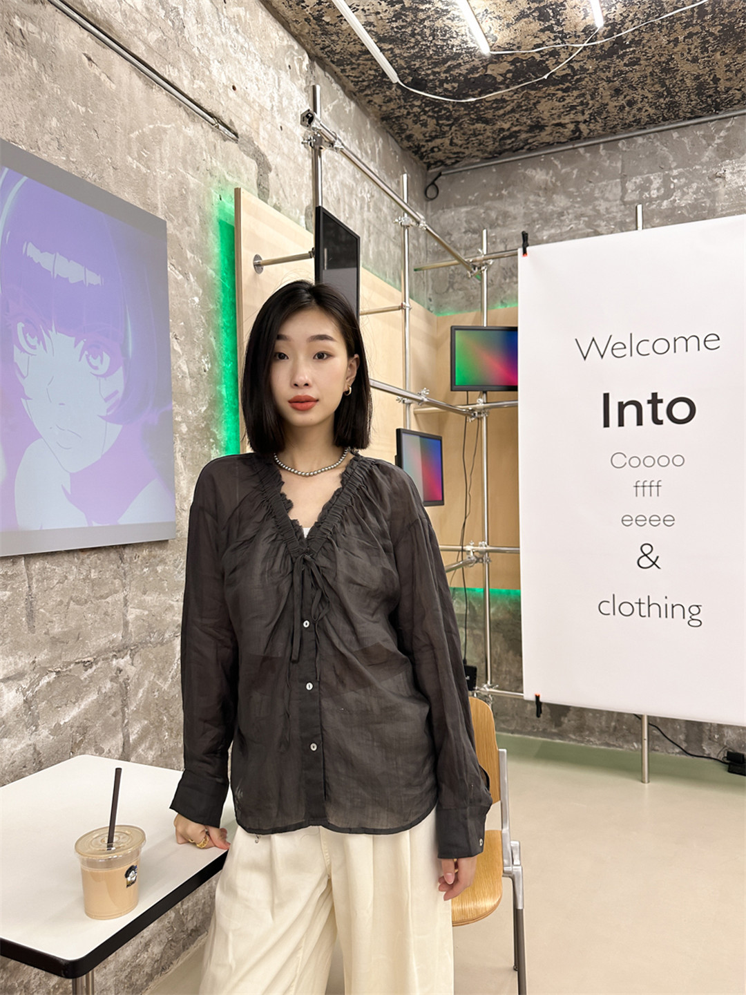 沈阳市沈河区文化路万达广场白月女装店