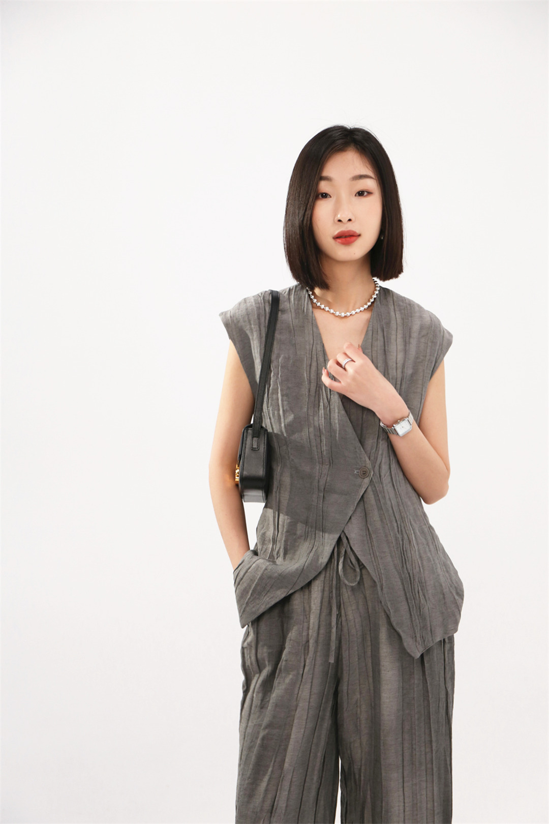 2024年我爱你节日白月时尚女装新款搭配