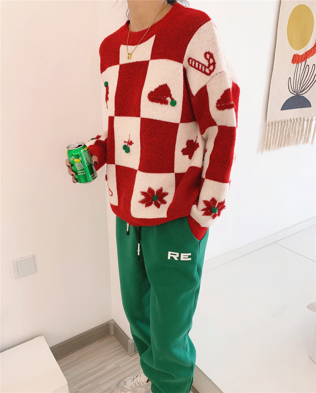 最新活力提花图案的毛衣