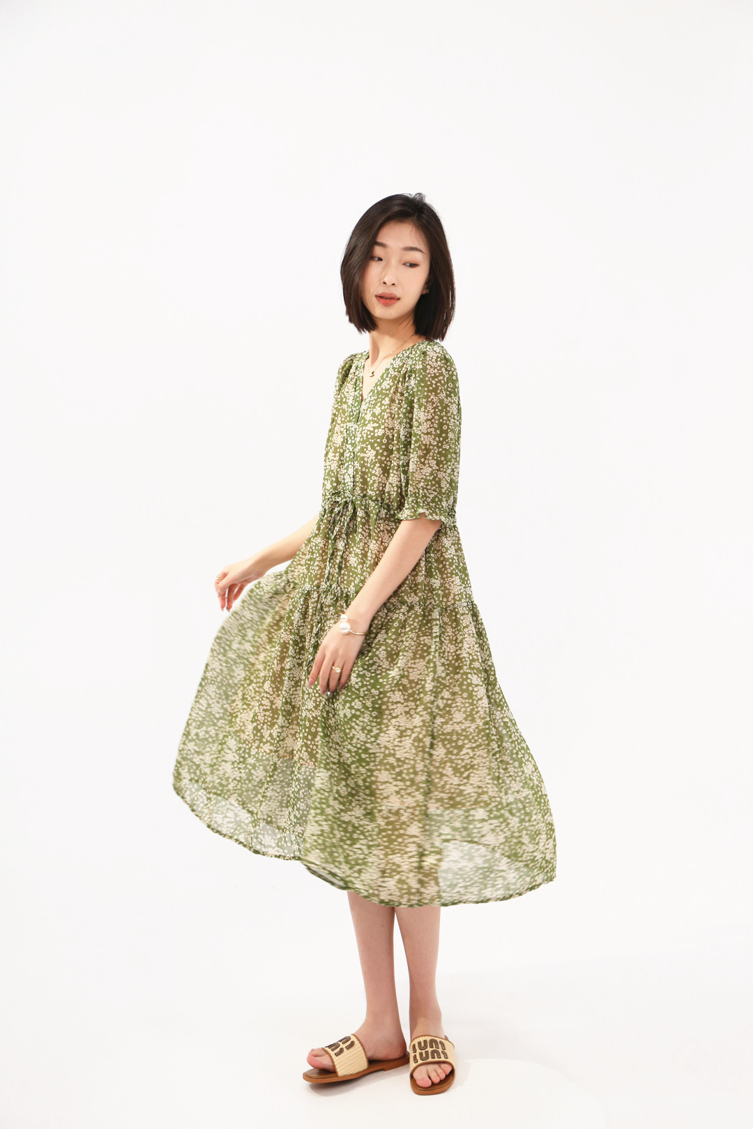 2024年我爱你节日白月时尚女装新款搭配