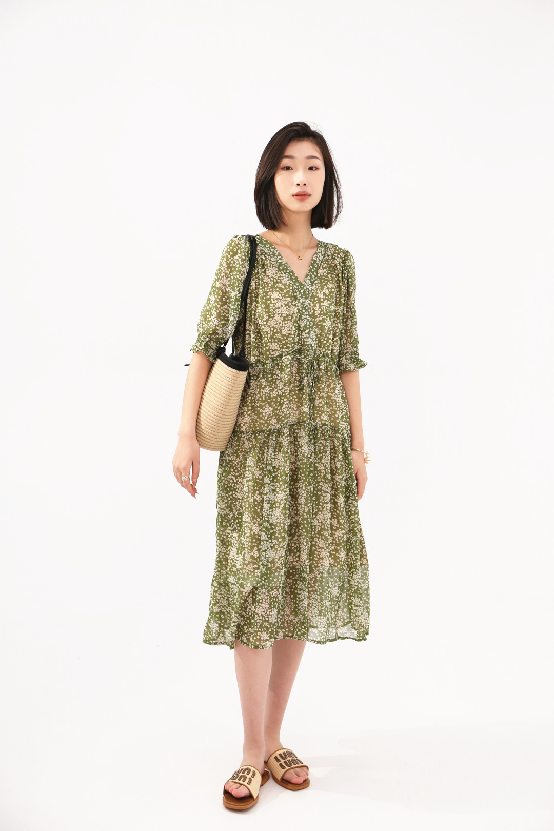 2024年我爱你节日白月时尚女装新款搭配