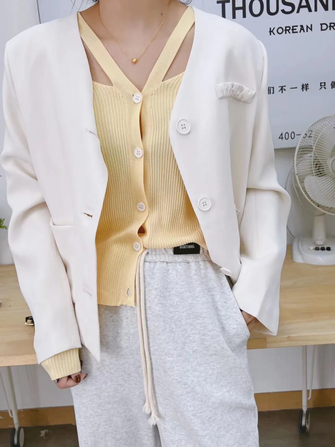 2022年早春系列新品时尚女装花样清新 别致新颖让你诗意盎然！